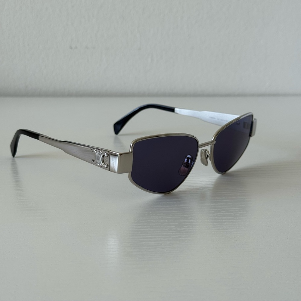 New! Celine Triomphe Sunglasses CL40293U 16V, Authentic - Picture 8 of 10